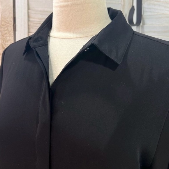 ➖Chico's Black Button Down Long Sleeve Hidden Button Packet Side Slit Tunic. M - Picture 5 of 10